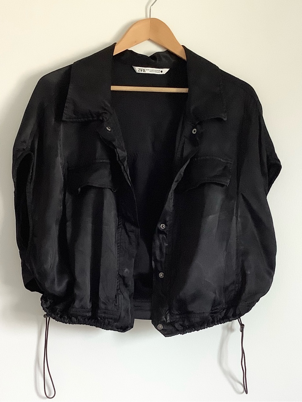 🌺 3 For $40 Zara Satin-look black Cropped Button up Blouse , Women’s Sz. M/L
